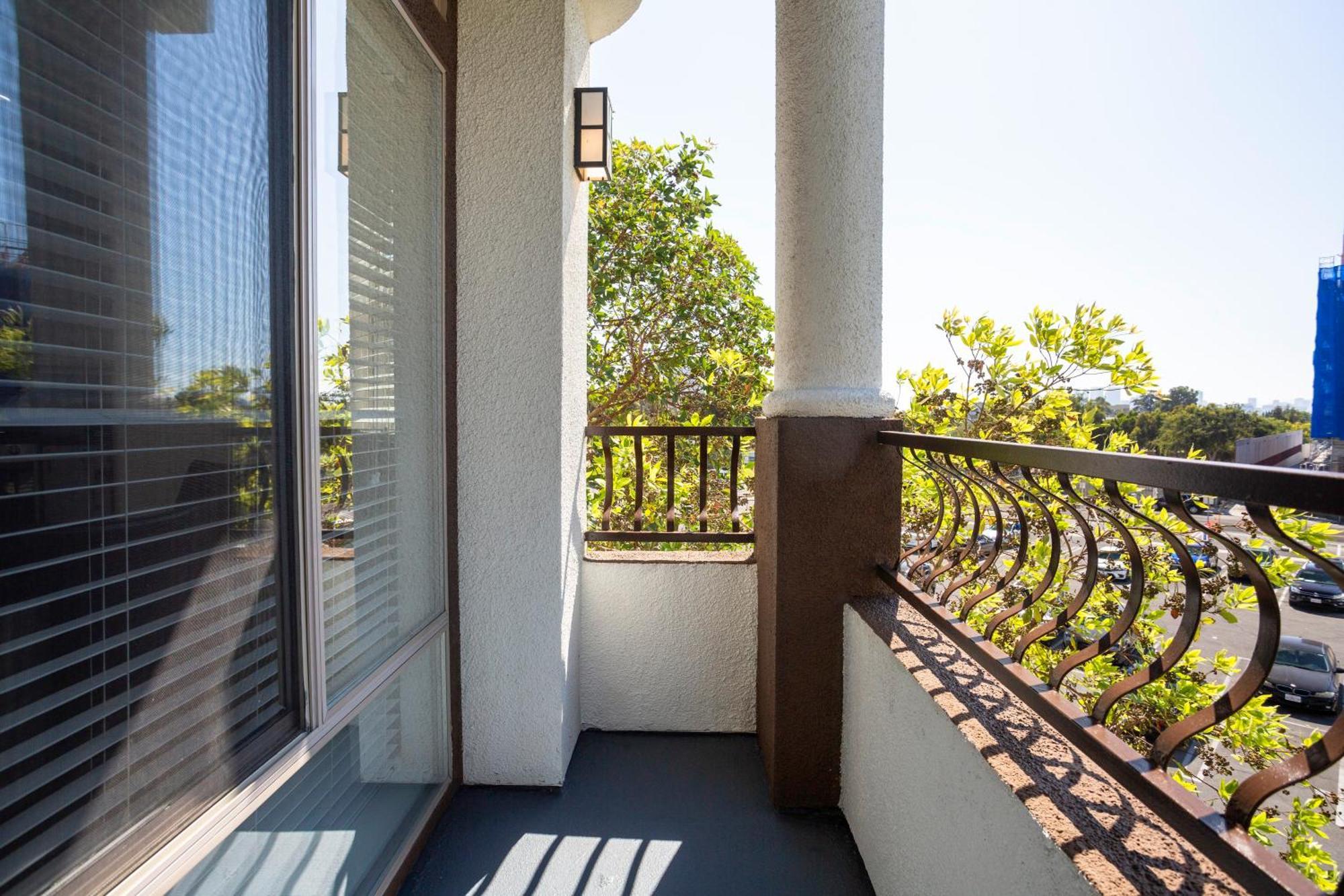 The Hills Property Management - Los Angeles — Photos 2